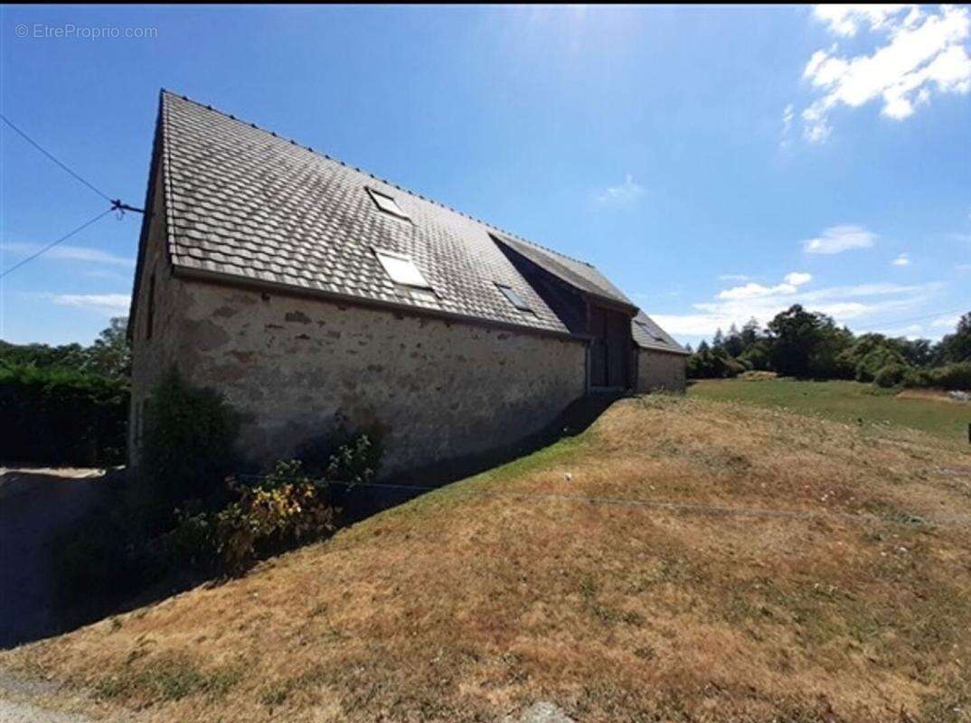 Maison à SAINT-MARTIN-LA-MEANNE