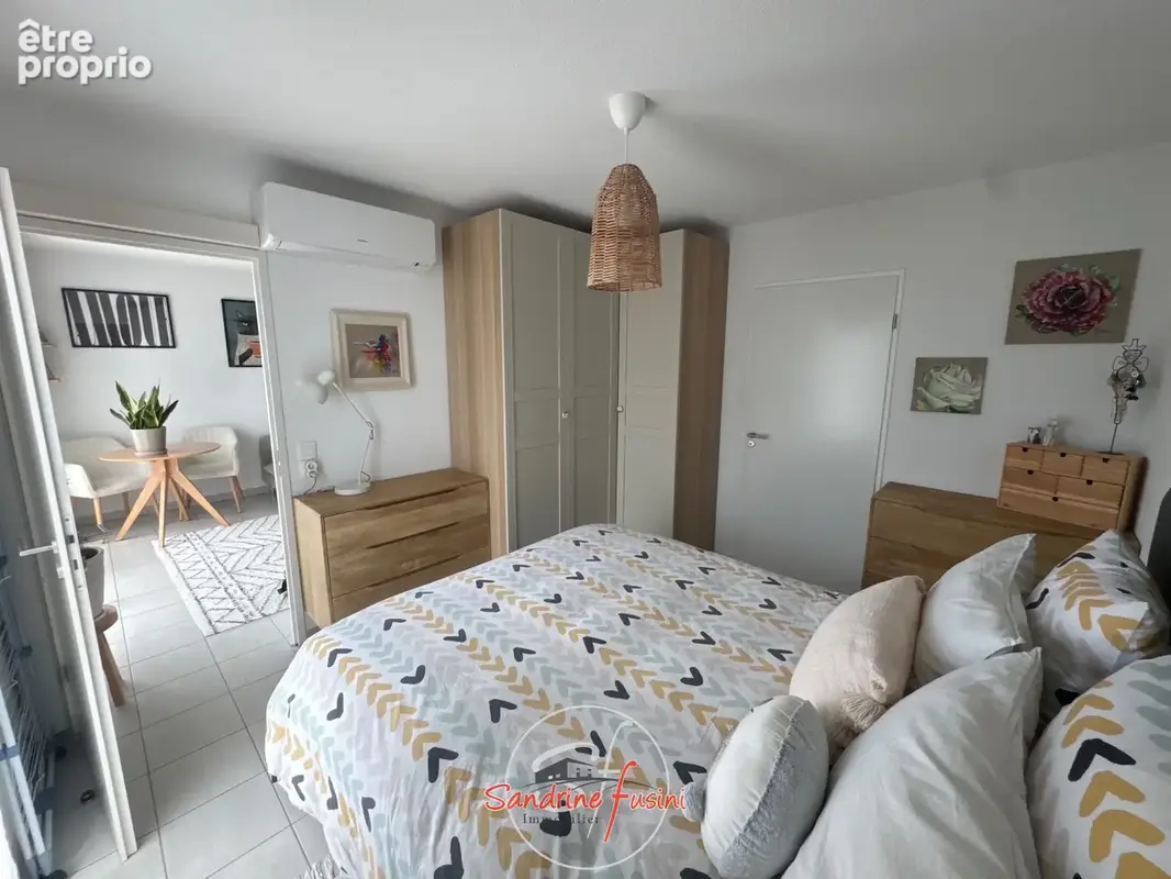 PLANS DE CARROS, dans résidence fermée avec piscine, superbe 2 pièces avec parking en sous-sol - photo 5