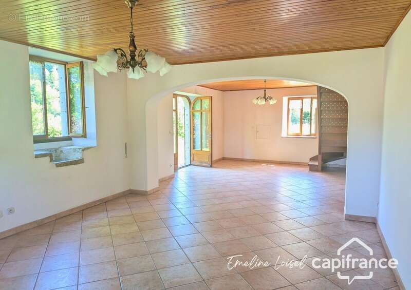 Maison en pierre de 164 m2 - 5 chambres - Jardin arboré et dépendances - Saint Martin en Vercors (26420) - photo 5