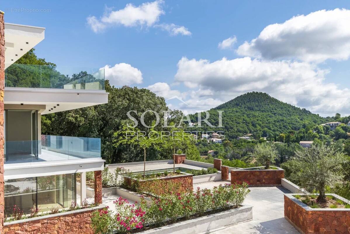 Appartement à LES ADRETS-DE-L&#039;ESTEREL