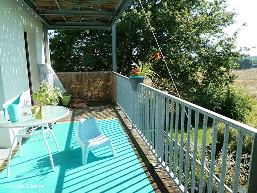 Appartement à VEZIN-LE-COQUET