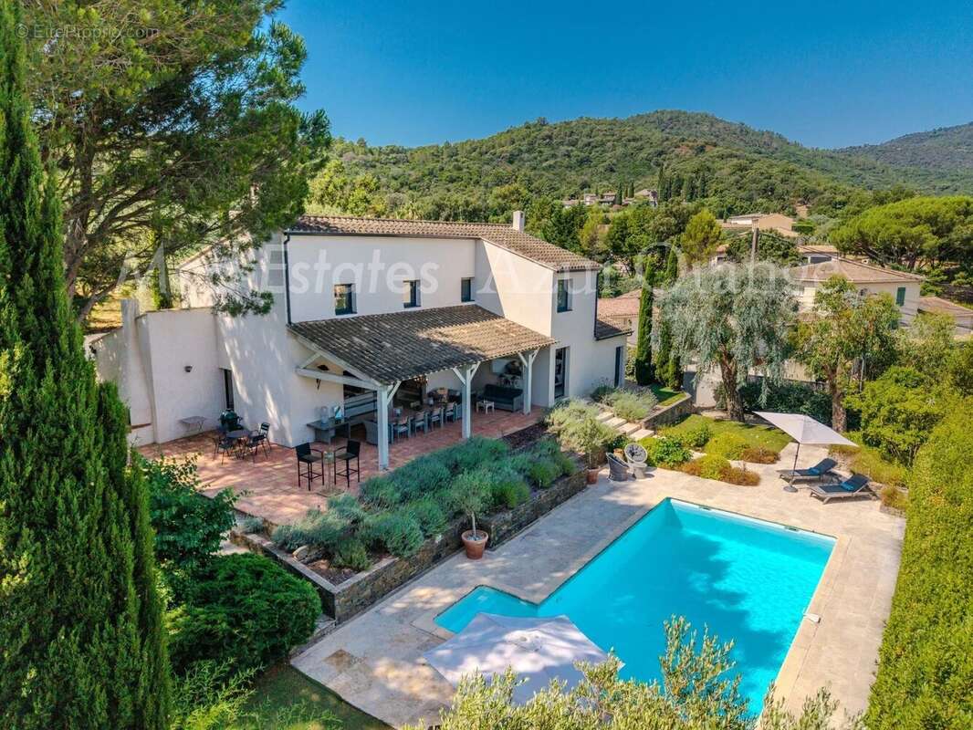 Maison à PLAN-DE-LA-TOUR