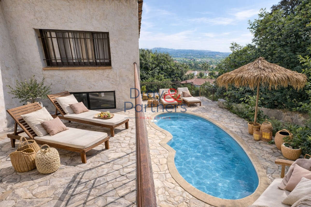 Maison à MANDELIEU-LA-NAPOULE