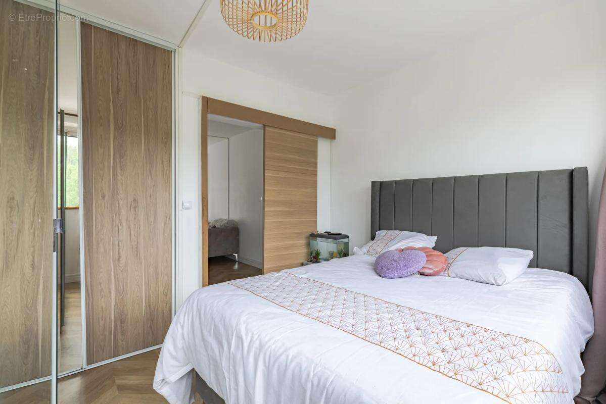Appartement de 4 pièces de 72 m² à Sucy-en-Brie - photo 8