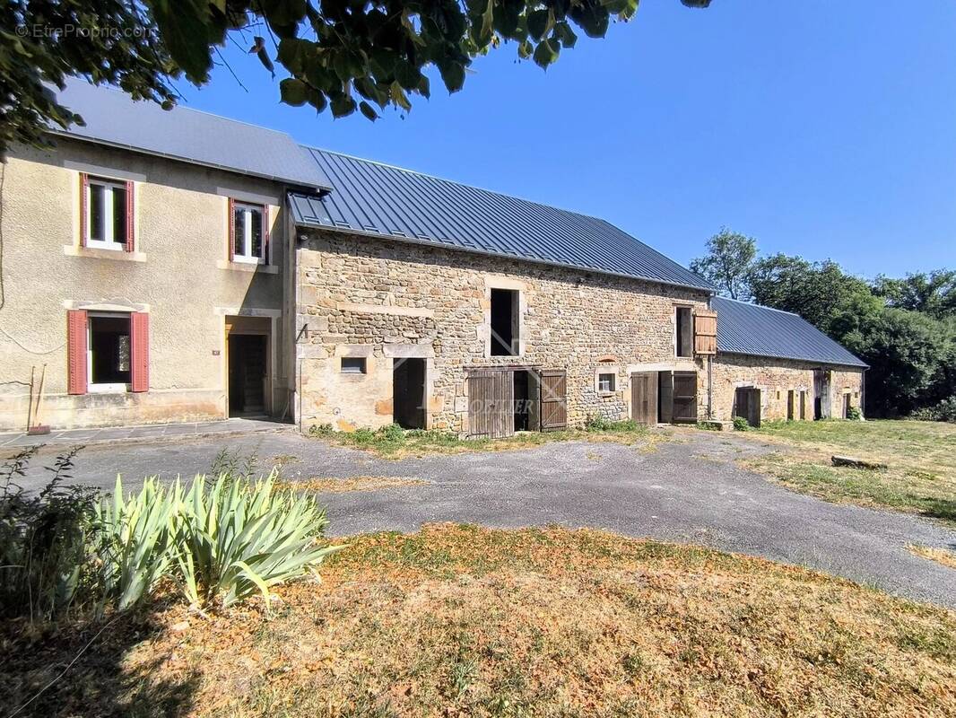 Maison à GOUTTIERES