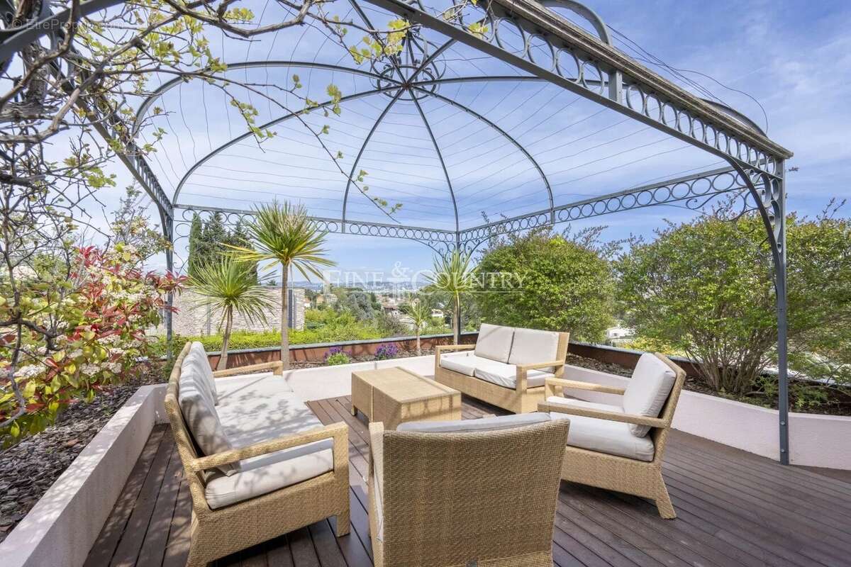 Maison à MANDELIEU-LA-NAPOULE