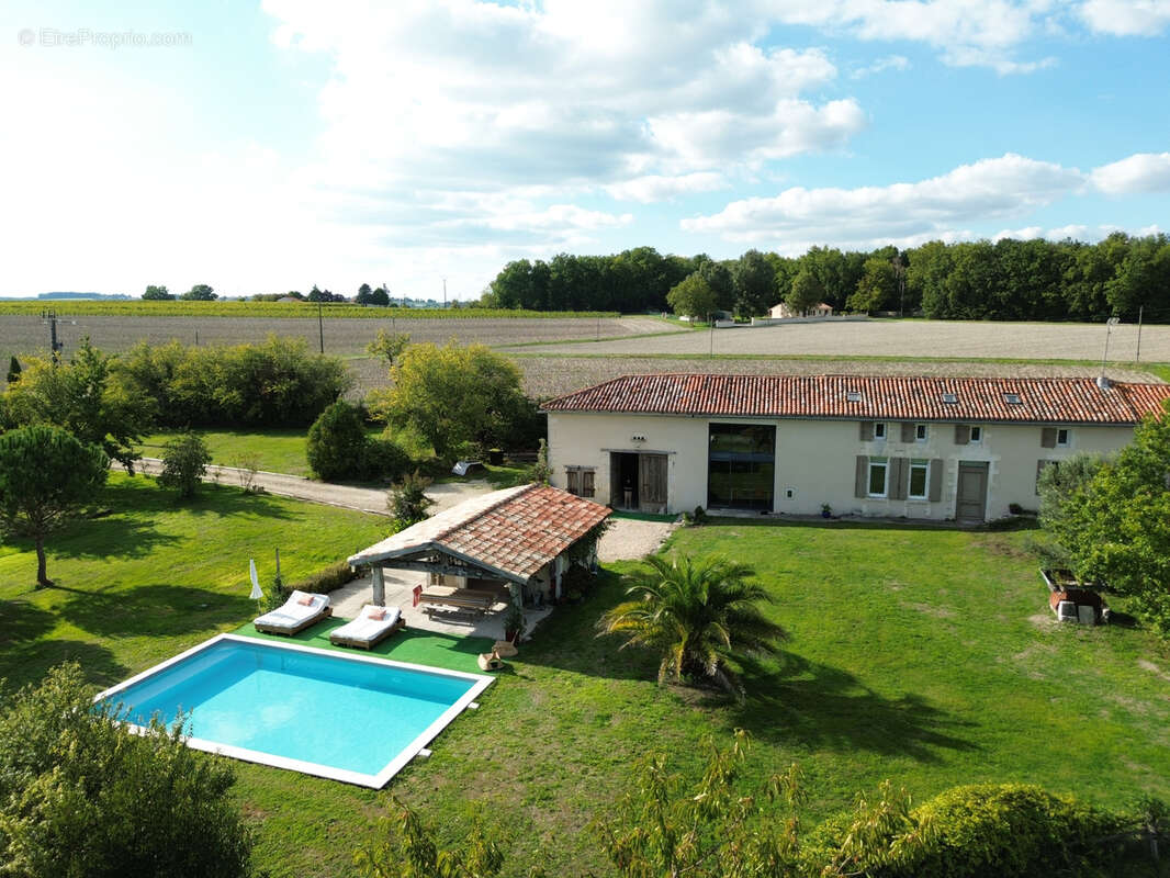 Maison à SALLES-DE-BARBEZIEUX