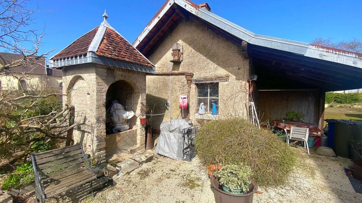 Christophe 06 - Maison à COURCHAPON