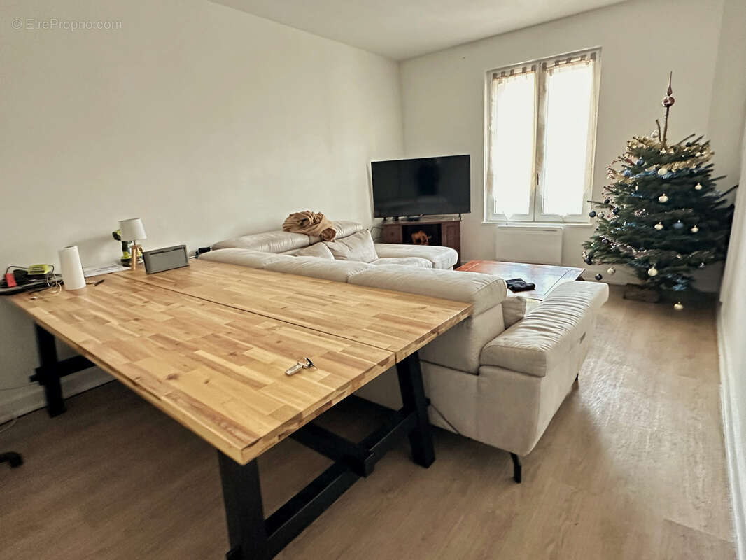 Appartement à SAINT-GEORGES-DE-RENEINS