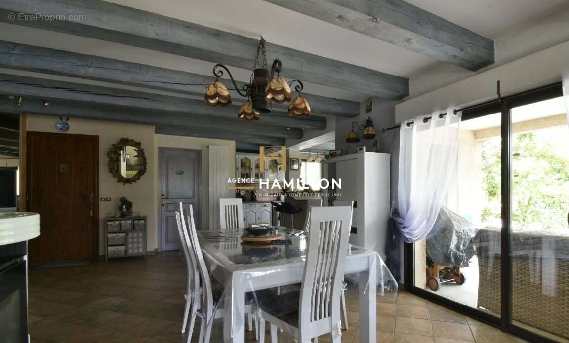 Villa non-mitoyenne de type t6 avec vues, terrasses, piscine et garages - photo 3