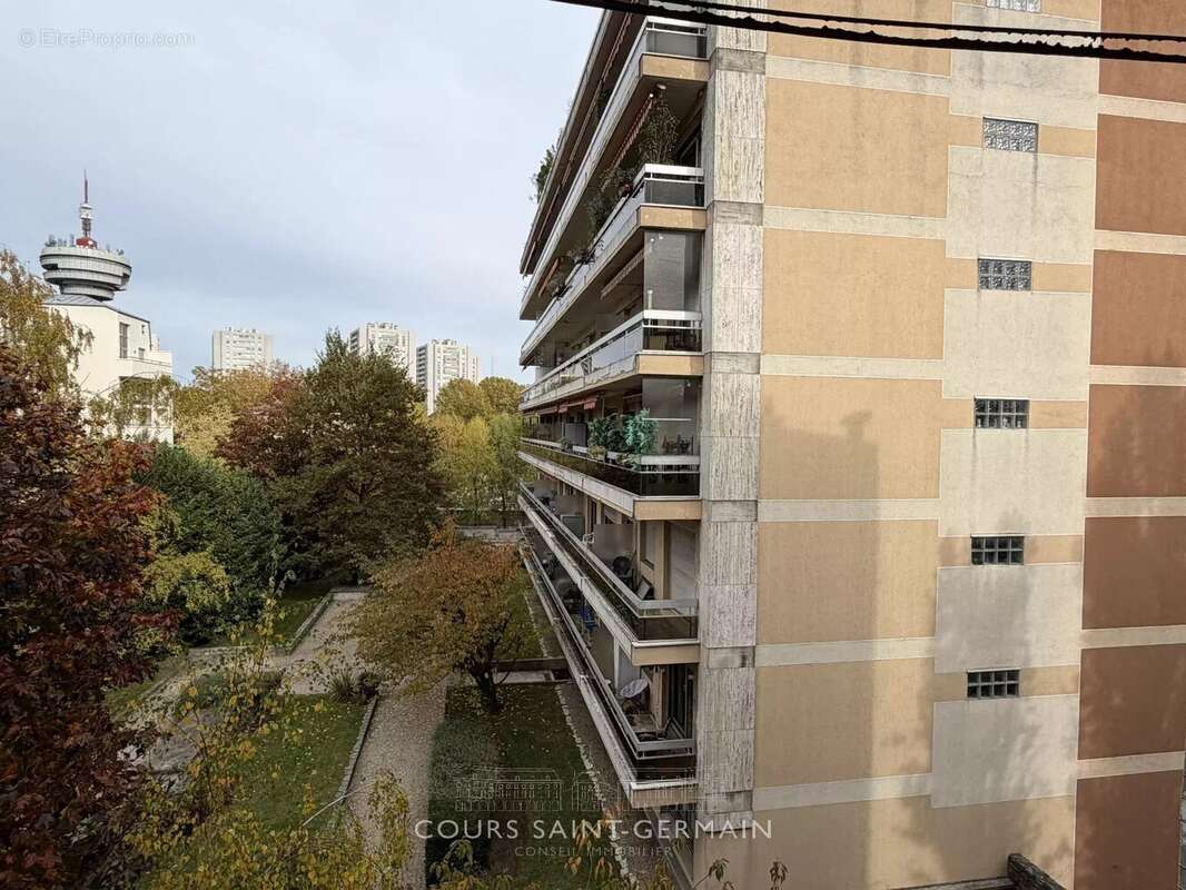 Appartement à LES LILAS