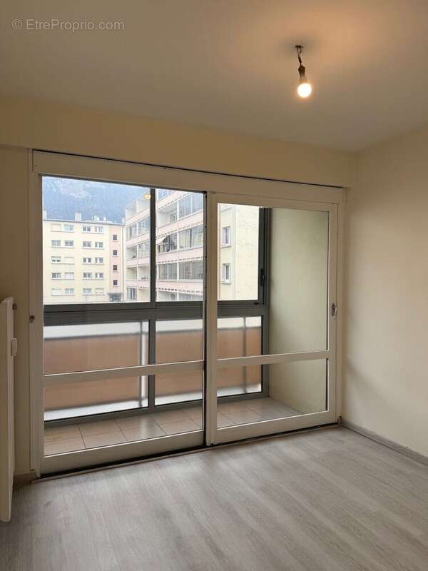 Appartement à FONTAINE