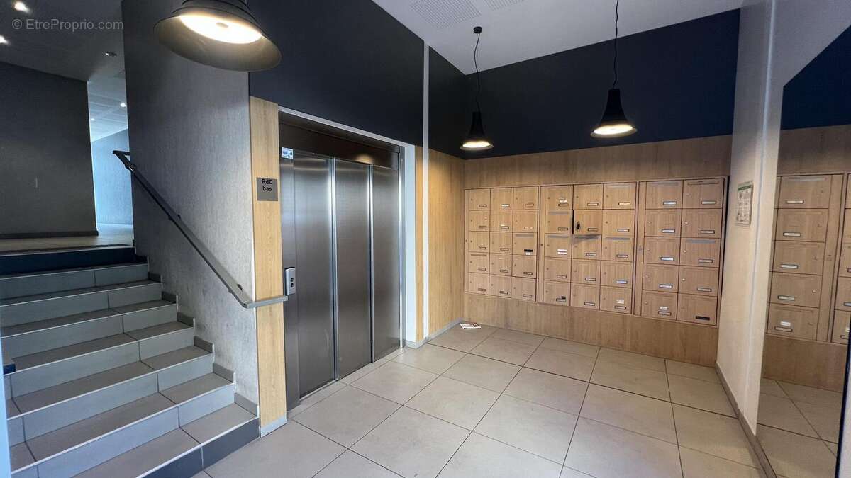 Photo 2 - Appartement à VILLEURBANNE