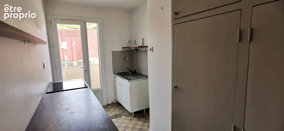 Cassis - Vente appartement T2 en dernier étage avec terrasse vue mer - photo 4