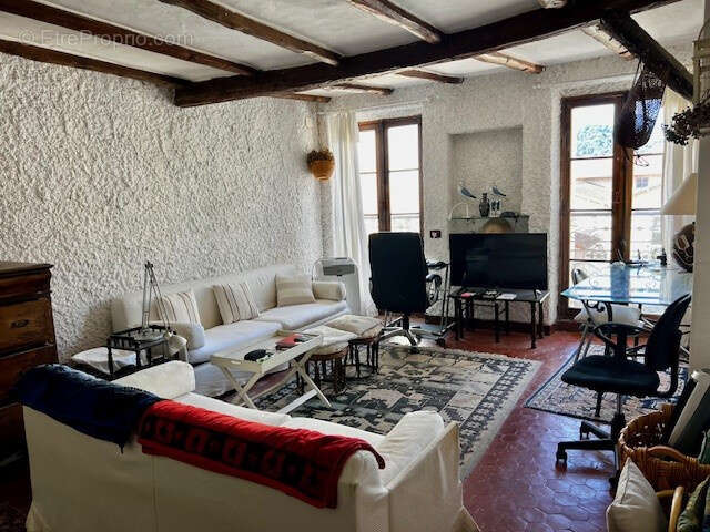 Appartement à VALLAURIS