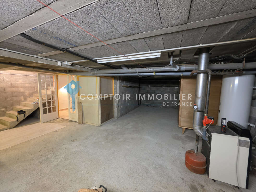 Dépt Hérault (34) -Aniane - À vendre - Villa T4/T5 avec terrasses, piscine, garage, sous-sol, parcelle de 1800 - photo 20