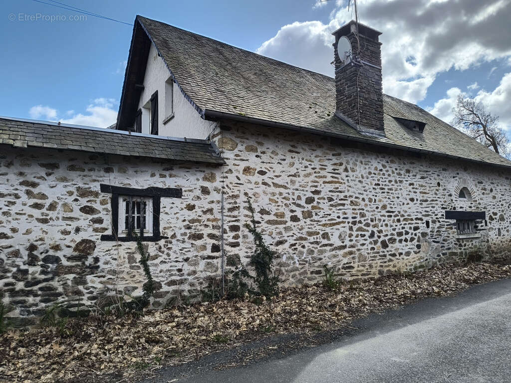 Maison à SAINT-PARDOUX-L'ORTIGIER