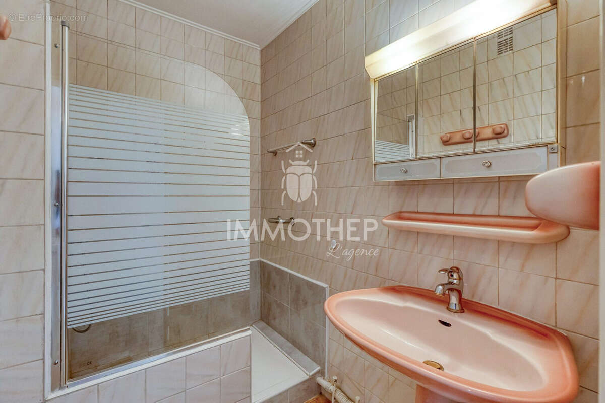 Appartement à SAINT-MARTIN-D'HERES