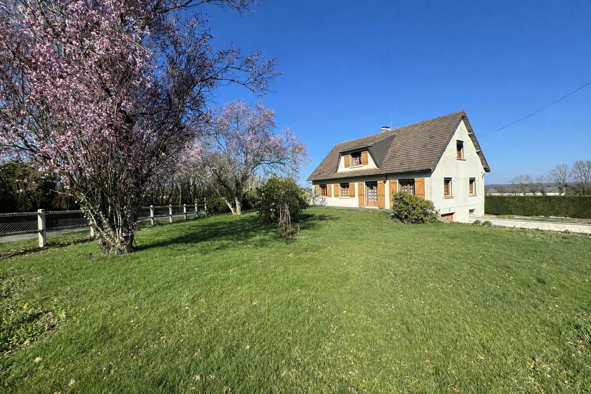 Maison à NOYERS-BOCAGE