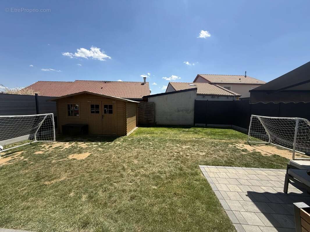  Maison familiale de 127,45 m² habitables avec jardin, terrasse et garage - photo 4