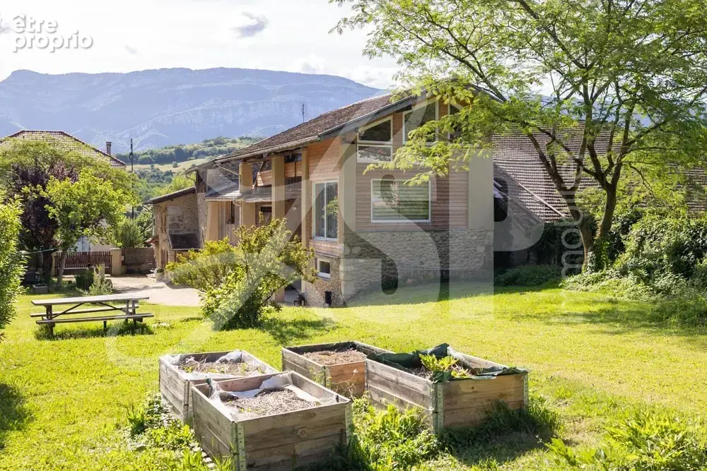 Corps de ferme restauré - Maison à CHANTESSE