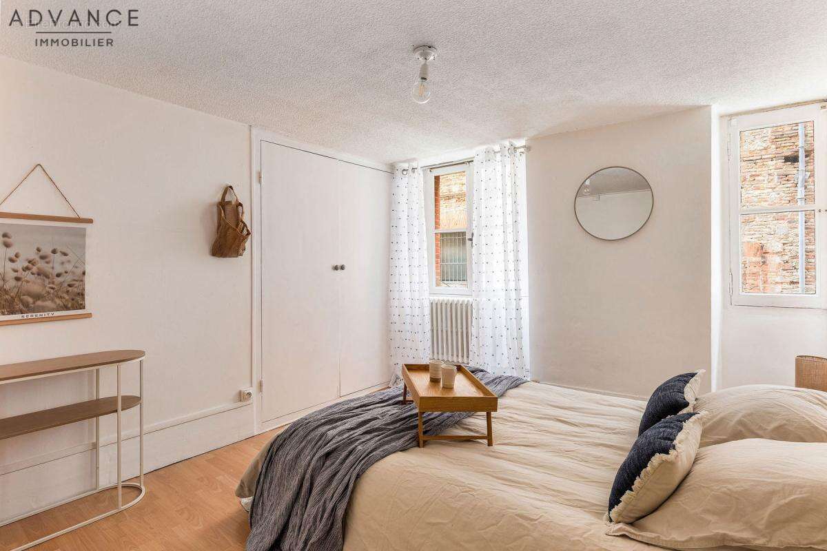 T4 de charme 114 m² -  Saint Sernin, vue Basilique - photo 10