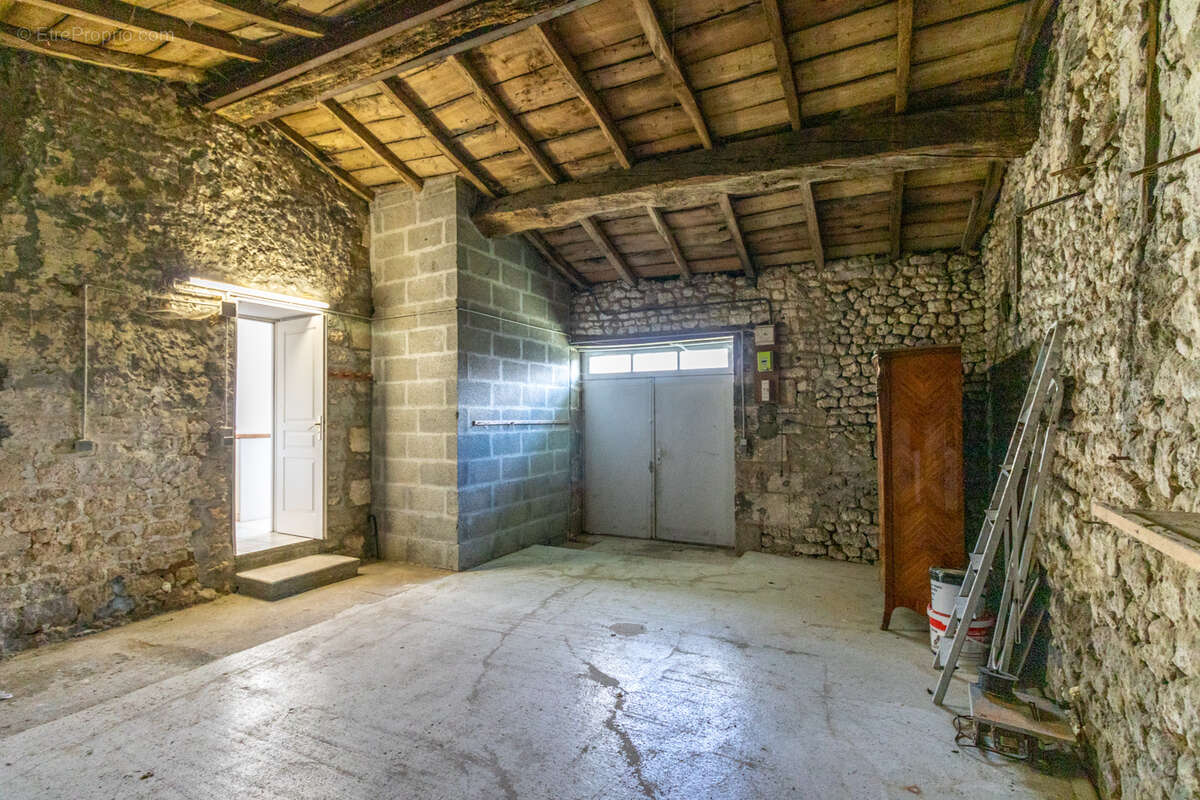 Maison à SAINTES