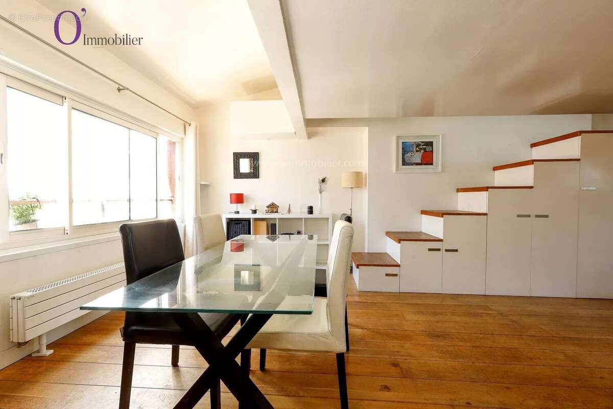 Appartement à PARIS-1E