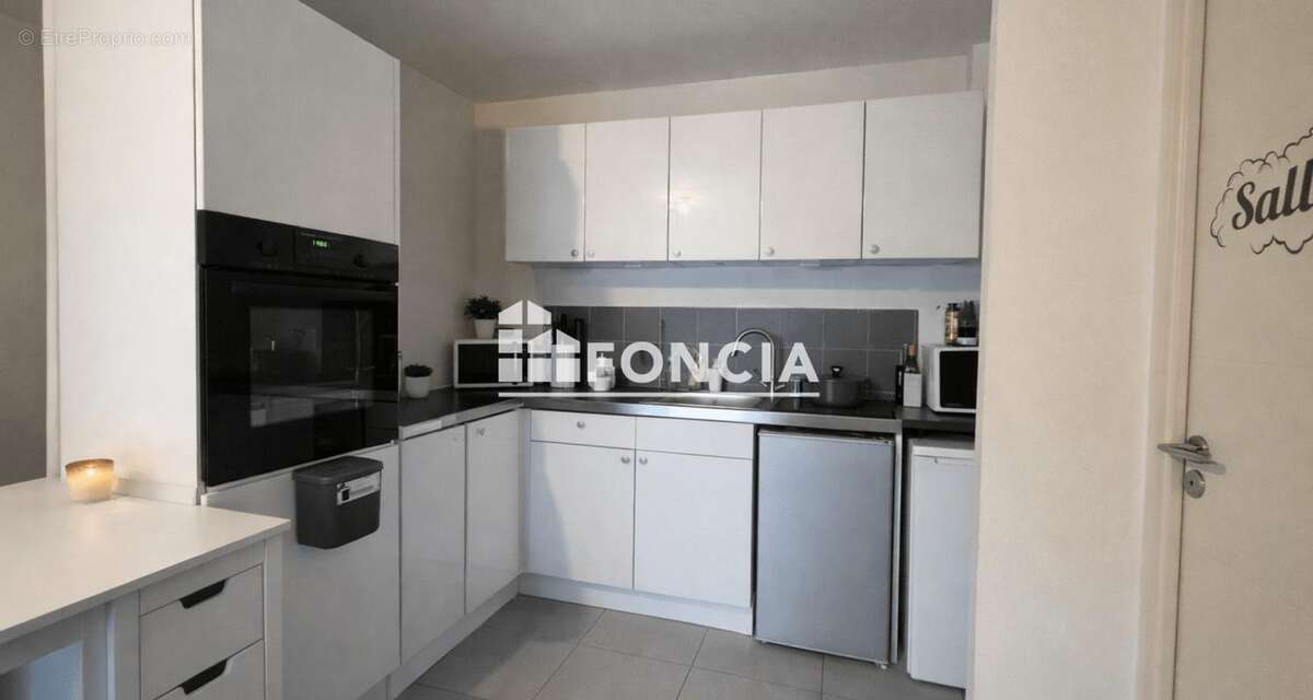 Appartement à MARSEILLE-4E