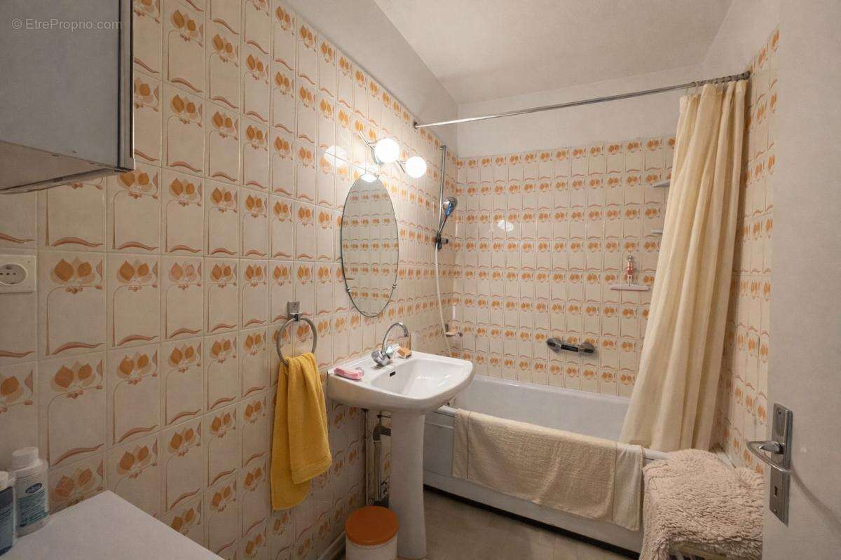 Appartement f3 - residence des rayes - garage - photo 8
