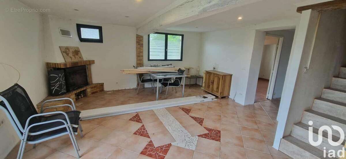 Photo 3 - Maison à GIFFAUMONT-CHAMPAUBERT