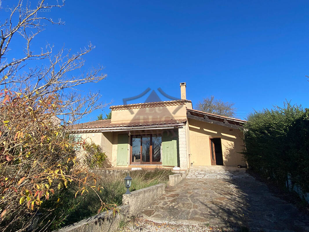 Maison à SAINT-SAUVEUR-DE-CRUZIERES
