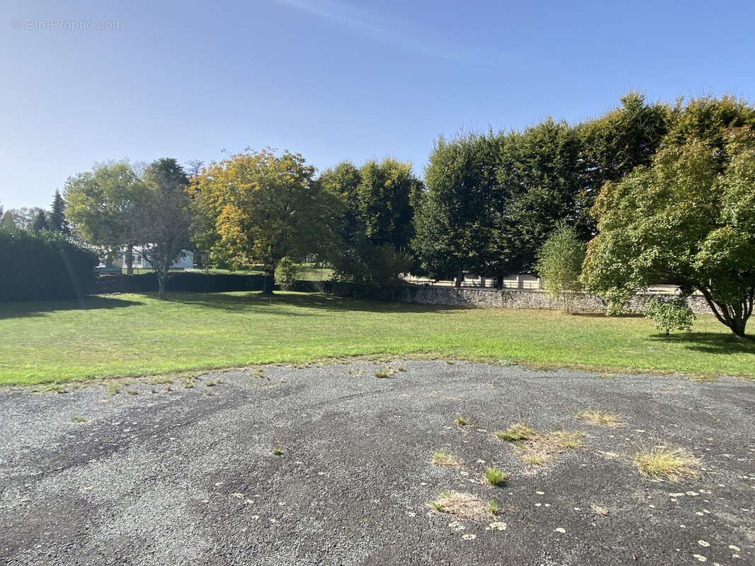 Maison à ARNAC-POMPADOUR