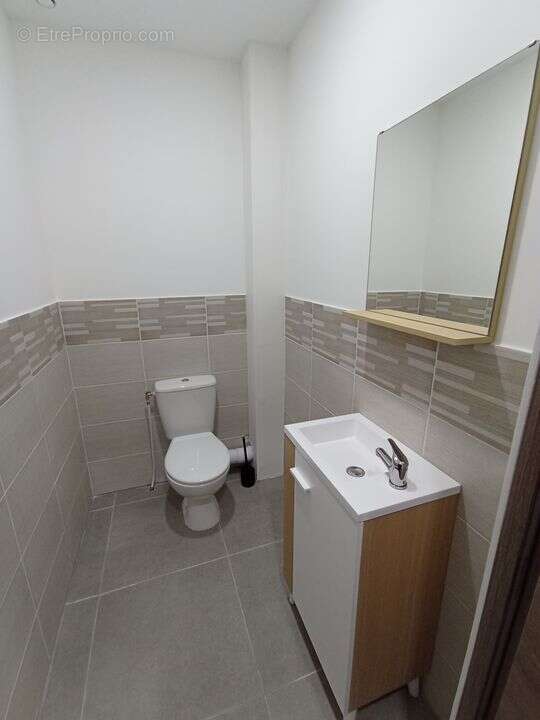 Maison à CREUZIER-LE-VIEUX