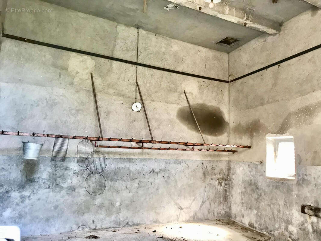 Maison à SAINT-GERMAIN-LEMBRON