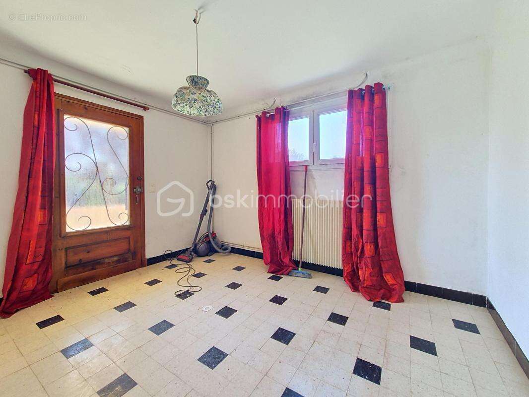 Auvillar – Maison avec vue sur la Garonne, grand jardin et double garage – 106 000 € - photo 4