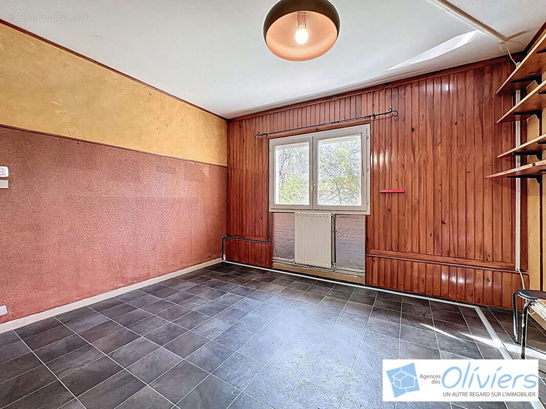 Maison à VOISINS-LE-BRETONNEUX