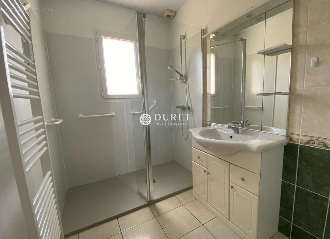 Maison à CHATEAUNEUF