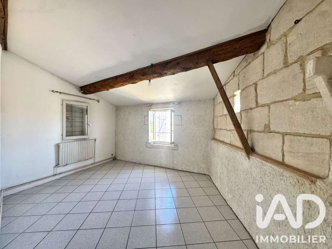 Maison 101 m² à Saint-Gilles  - photo 4