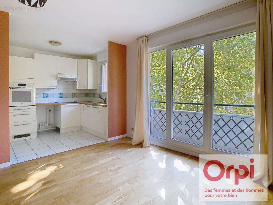 Appartement à ISSY-LES-MOULINEAUX