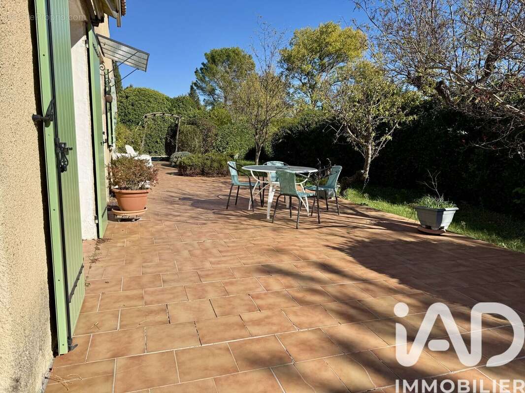 Photo 2 - Maison à LOURMARIN