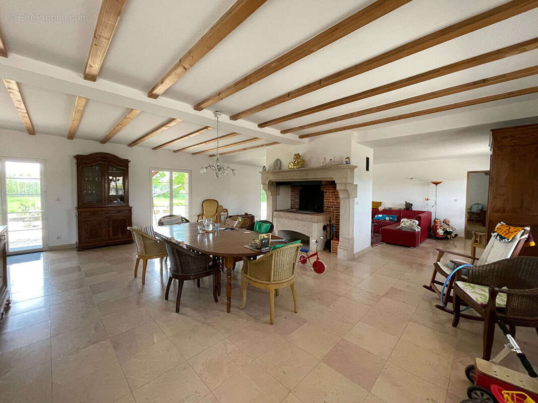 Maison à LESSARD-EN-BRESSE