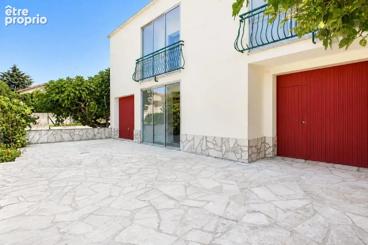 Maison Valence Chateauvert de 226,7 m2 - photo 1