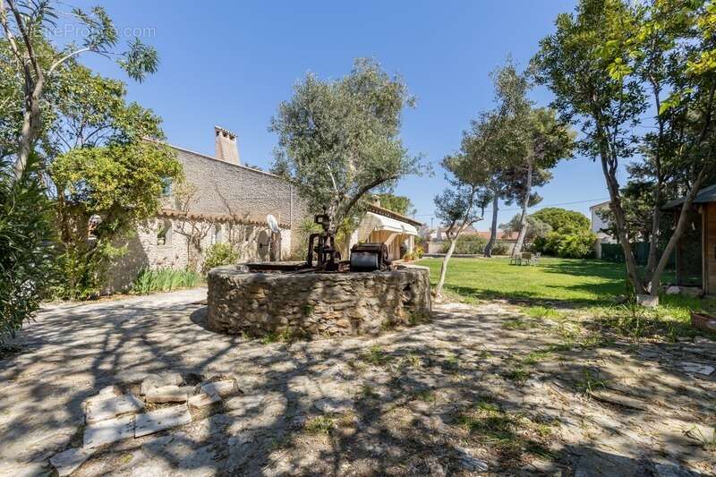 Maison à CHATEAUNEUF-LES-MARTIGUES