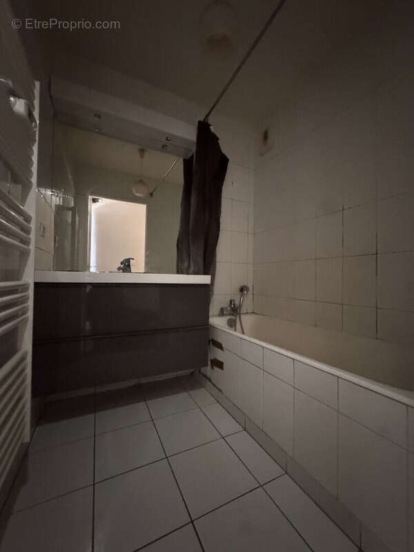 PARIS XIX  Métro Ourcq  2P 54.46m²  cave et parking - photo 9