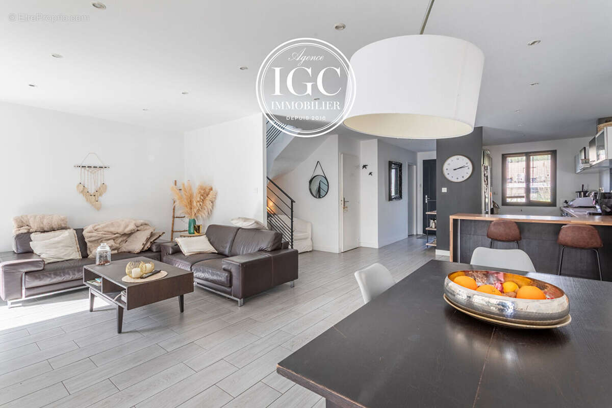 Maison à ENSUES-LA-REDONNE