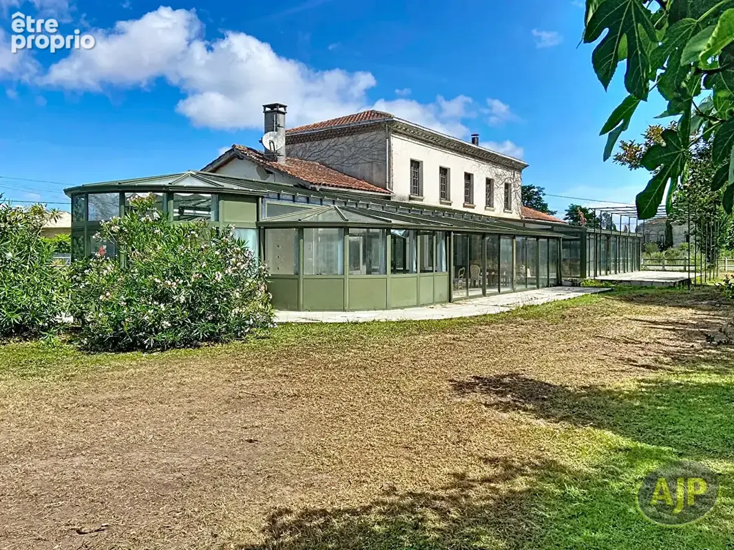 Ensemble immobilier de caractère au coeur d'un port de pêche typique du Médoc! - photo 5