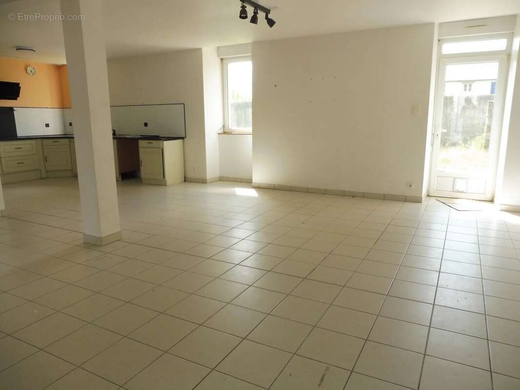 Maison à LAZ