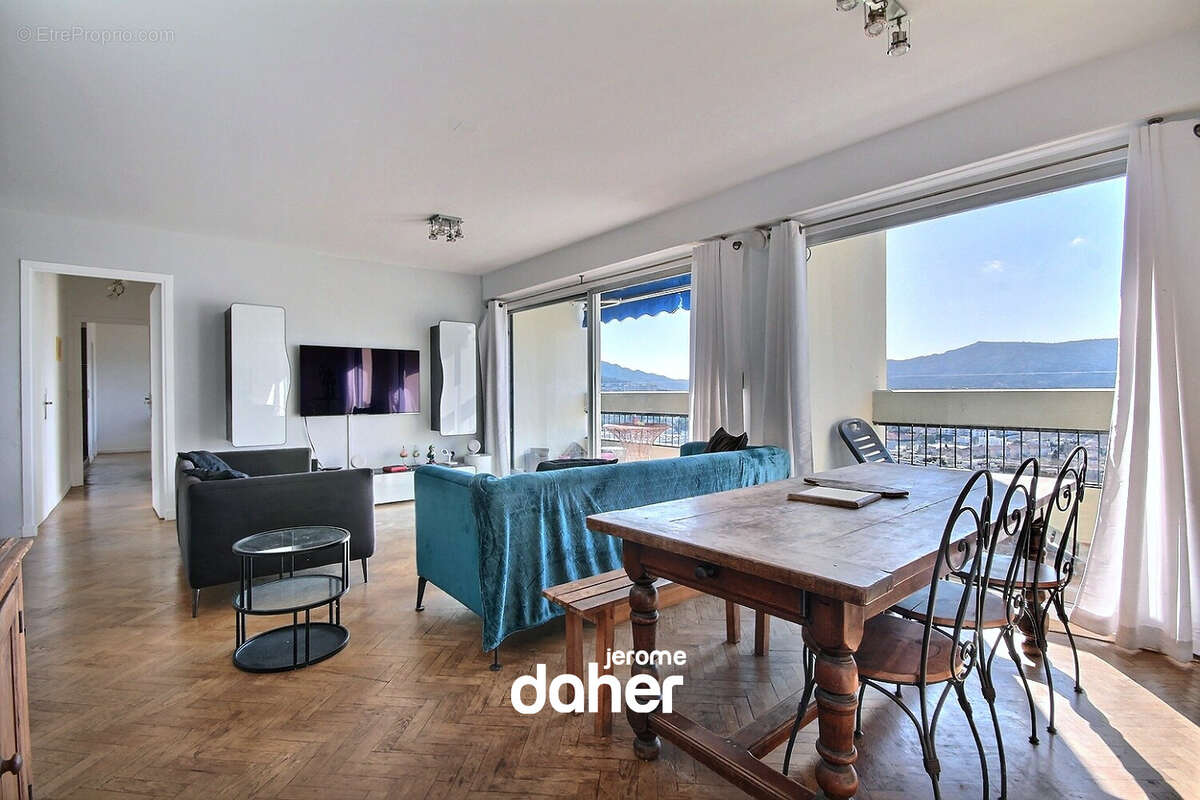 Appartement à MARSEILLE-9E
