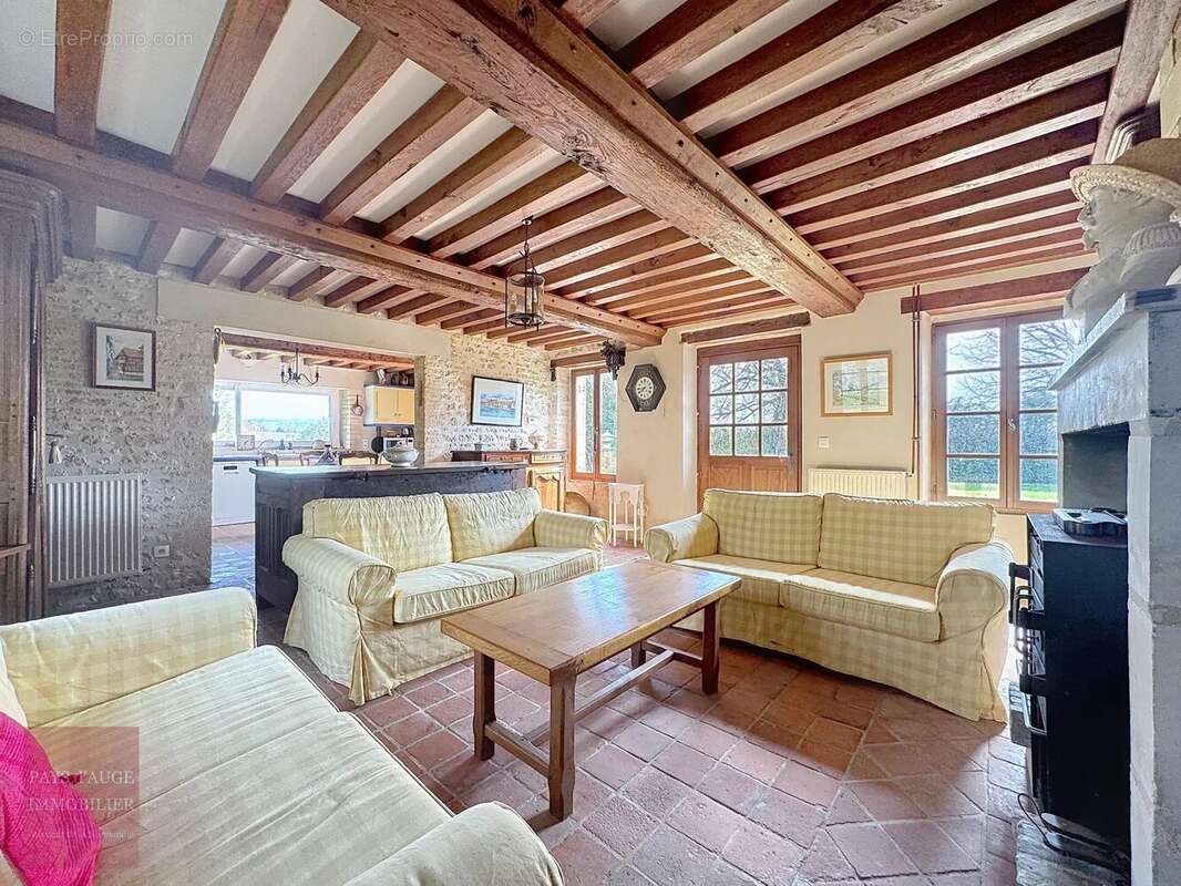 Maison à SAINT-PIERRE-SUR-DIVES